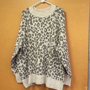 Old Navy Grey Spotted Crew Neck Sweater